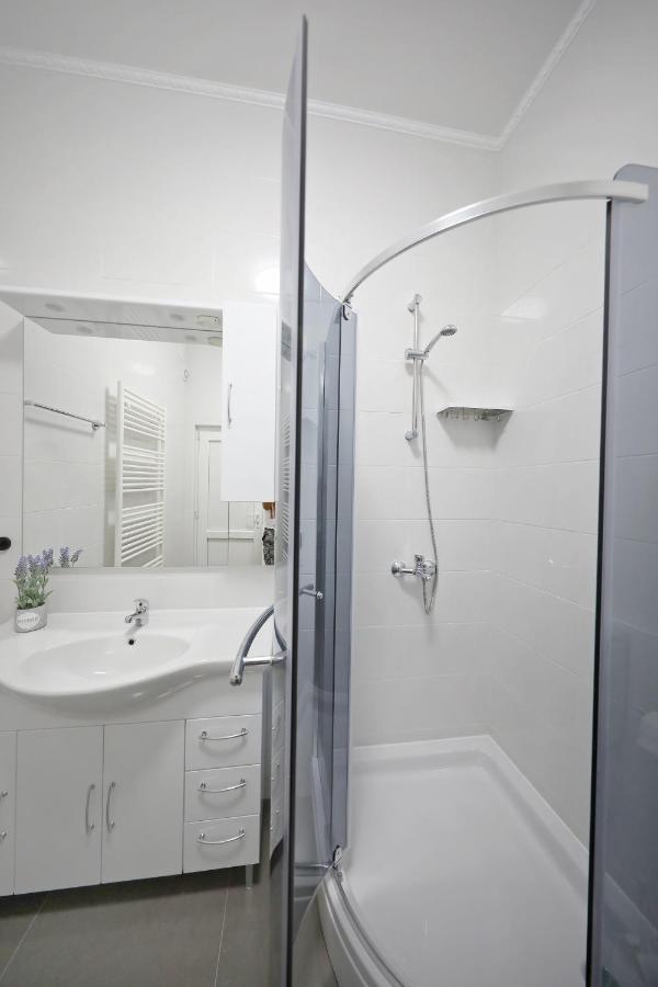 Apartmani Rudi Vir Bagian luar foto